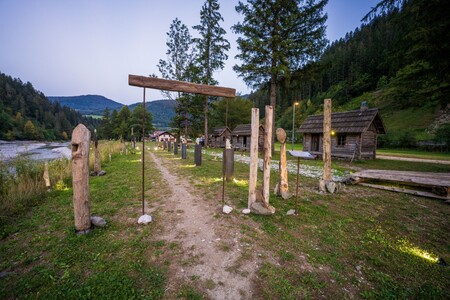 Razstava Terraviva-Naplavime v etno vasi (Foto Janez Kotar)